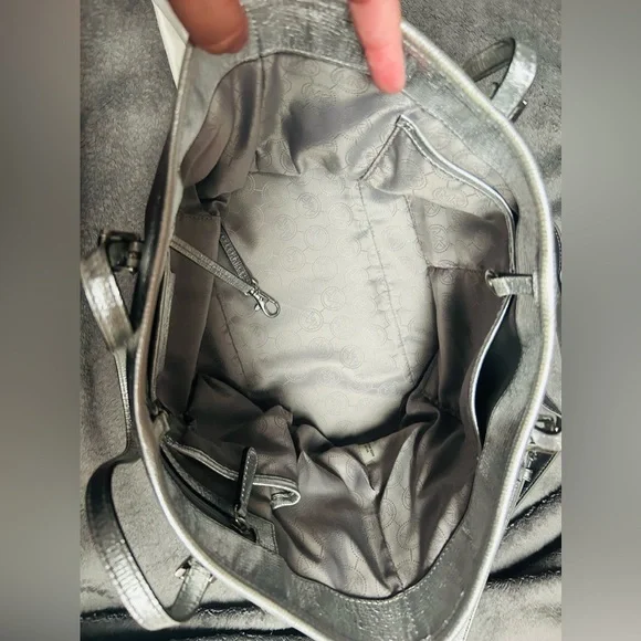 Authentic Michael Kors purse with wallet - Picture 12 of 14